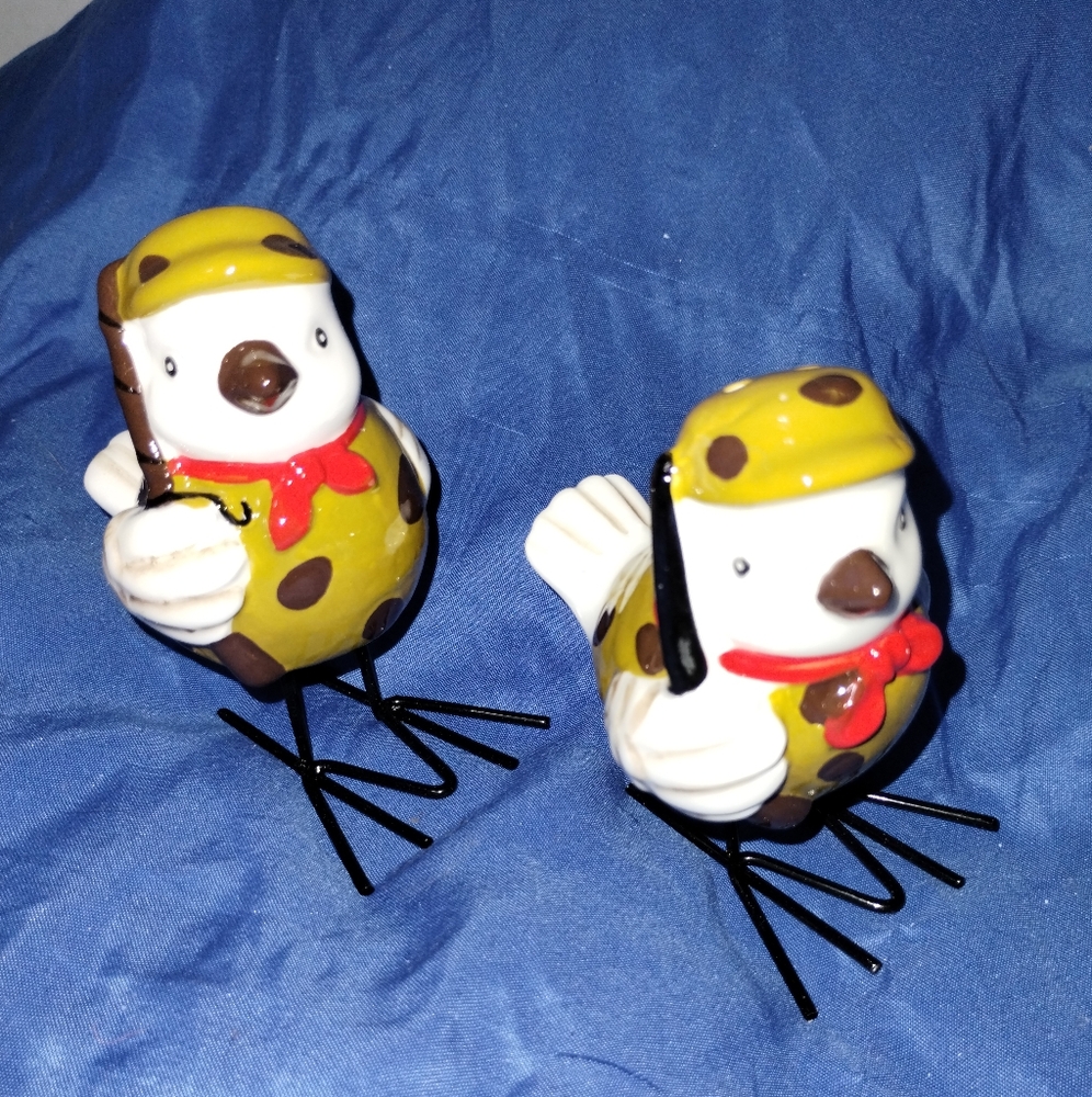 Cracker Barrel Birds Salt And Pepper Shakers